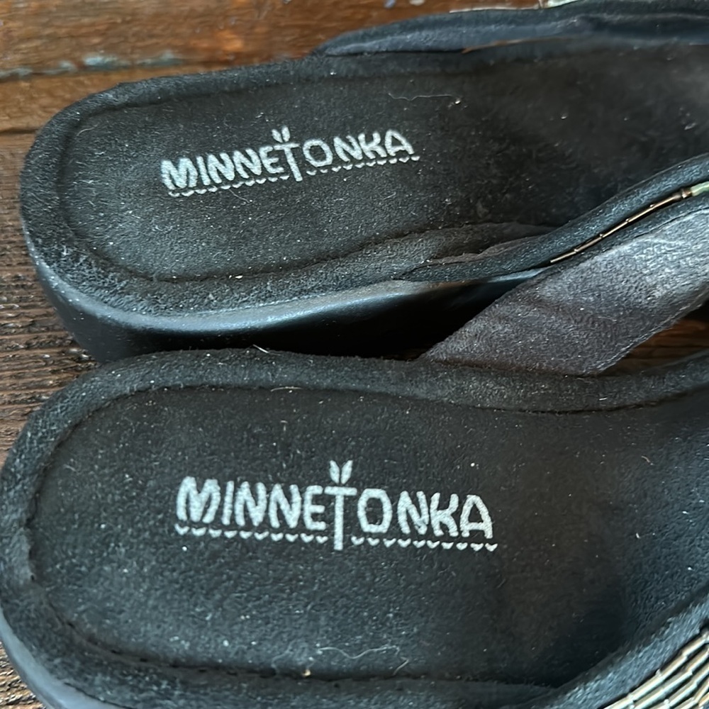 Minnetonka Black Leather Beaded Flip Flop Boho Festival Sandals Size 7 - Picture 4 of 6